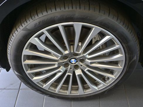 Certified 2023 BMW X7 xDrive40i w/ Executive Package image 9