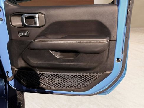 Used 2022 Jeep Wrangler Unlimited Sahara w/ Cold Weather Group image 27