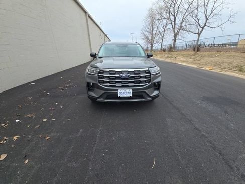 New 2026 Ford Explorer Active w/ Active Comfort Package AWD/4WD image 8
