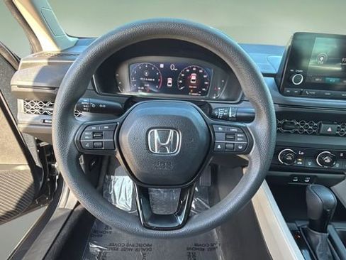 Used 2023 Honda Accord LX image 11