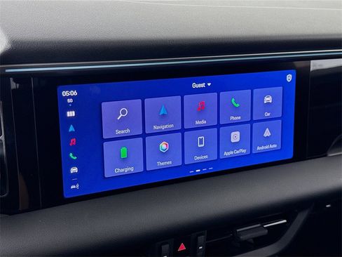 Used 2024 Porsche Macan 4 Electric image 17