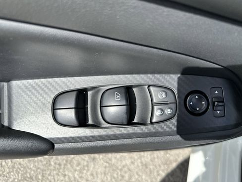 Used 2024 Nissan Altima 2.5 S FWD image 15
