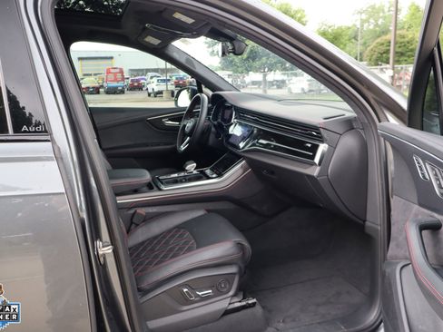 Used 2025 Audi SQ7 Prestige w/ Prestige Package AWD/4WD image 32