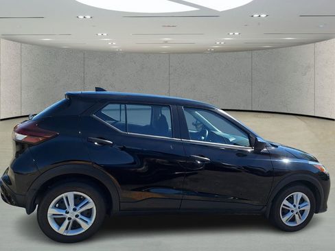 Certified 2025 Nissan Kicks Play S image 6