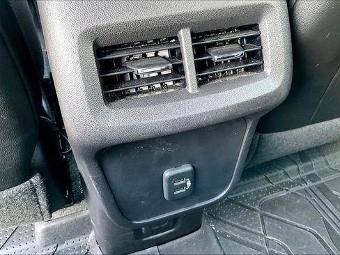 Used 2024 Chevrolet Equinox RS w/ RS Leather Package FWD image 10