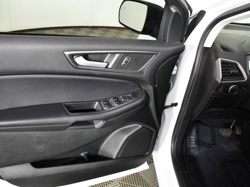 Used 2023 Ford Edge SE image 35