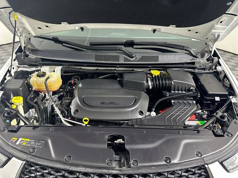 Used 2022 Chrysler Pacifica Touring-L w/ Uconnect Theater Family Group image 35