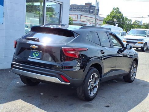 Used 2026 Chevrolet Trax LT w/ LT Convenience Package FWD image 6