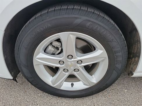 Used 2020 Chevrolet Malibu LS w/ Driver Confidence Package II image 14