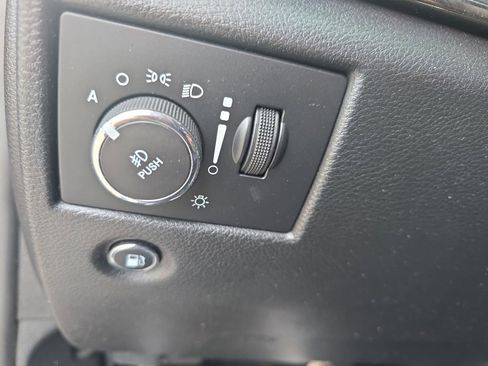 Used 2020 Jeep Grand Cherokee Limited X image 24