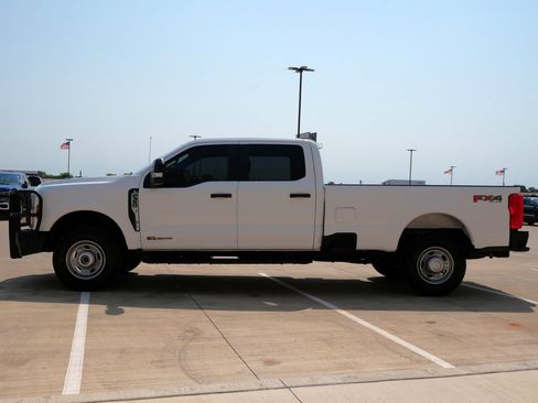 Used 2024 Ford F350 XL w/ FX4 Off-Road Package AWD/4WD image 2