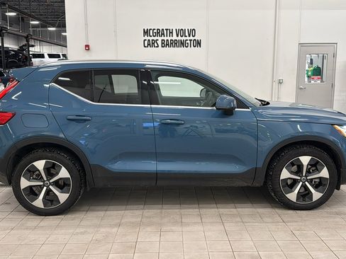 Certified 2025 Volvo XC40 B5 Plus image 4
