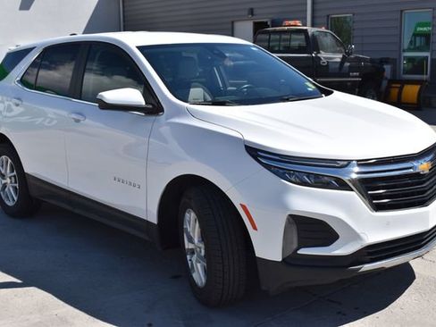 Used 2024 Chevrolet Equinox LT AWD/4WD image 3