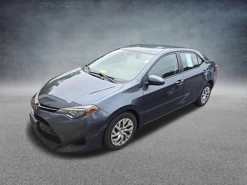 Used 2017 Toyota Corolla LE w/ Carpet Mat Package (TMS) FWD image 3