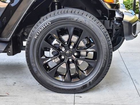 Used 2022 Jeep Wrangler Unlimited Sahara image 10