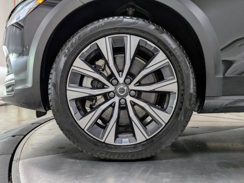 Used 2024 Volvo V90 B6 Cross Country Plus w/ Climate Package image 12