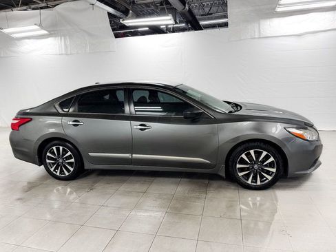 Used 2017 Nissan Altima 2.5 SV FWD image 7