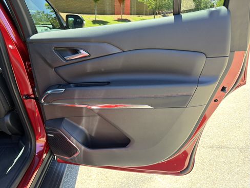 Used 2025 Chevrolet Traverse RS w/ LPO, Floor Liner Package AWD/4WD image 16