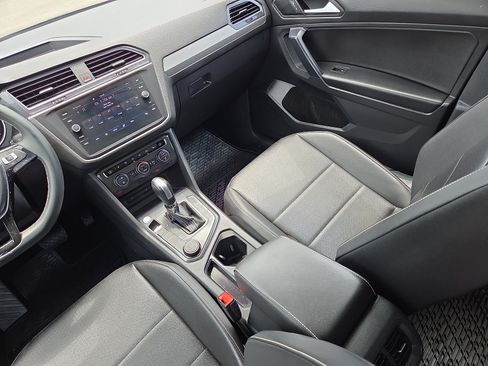 Used 2021 Volkswagen Tiguan SE AWD/4WD image 12