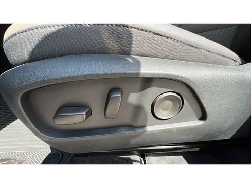 New 2026 Chevrolet Equinox LT w/ Convenience Package II AWD/4WD image 25