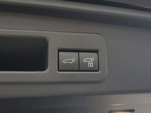 Used 2025 Toyota 4Runner Limited AWD/4WD image 10