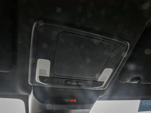 Certified 2025 Honda HR-V Sport image 26