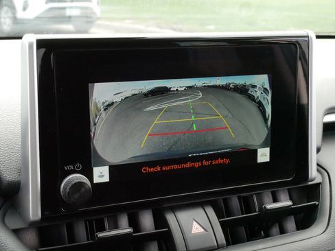 Certified 2025 Toyota RAV4 XLE AWD/4WD image 28