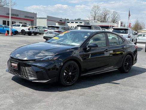 Used 2025 Toyota Camry SE image 26