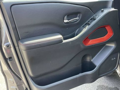 Used 2025 Nissan Frontier PRO-4X w/ Pro Premium Package AWD/4WD image 9