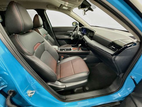 Used 2025 Nissan Kicks SR FWD image 29