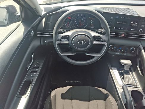 Used 2023 Hyundai Elantra SEL FWD image 12