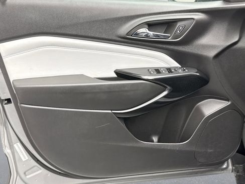 Used 2025 Chevrolet Trax LT image 6