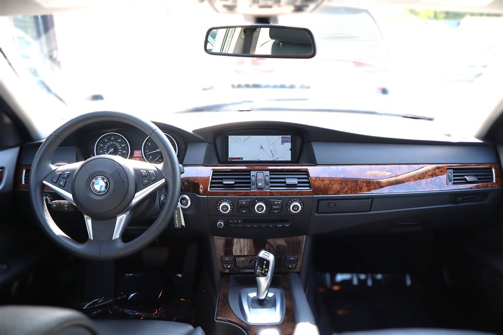 Used 2010 BMW 535i Sedan RWD image 11
