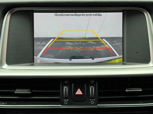 Used 2020 Kia Optima S FWD image 23
