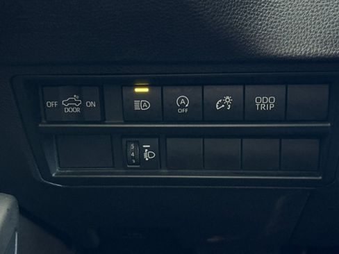 Used 2022 Toyota Tundra SR w/ SR Tow Package image 30