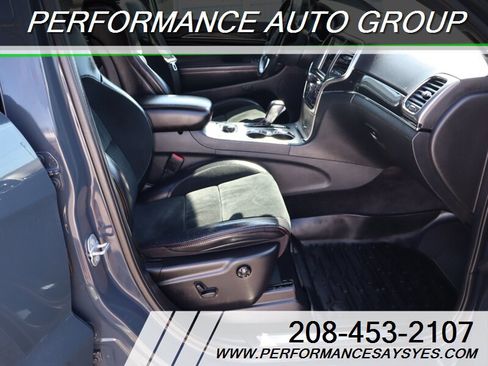 Used 2018 Jeep Grand Cherokee Trailhawk AWD/4WD image 9