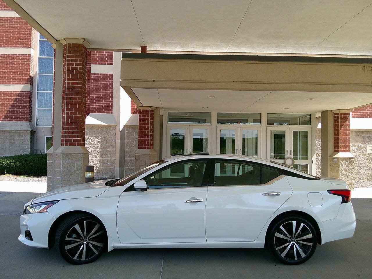 Used 2021 Nissan Altima 2.5 Platinum AWD/4WD image 8