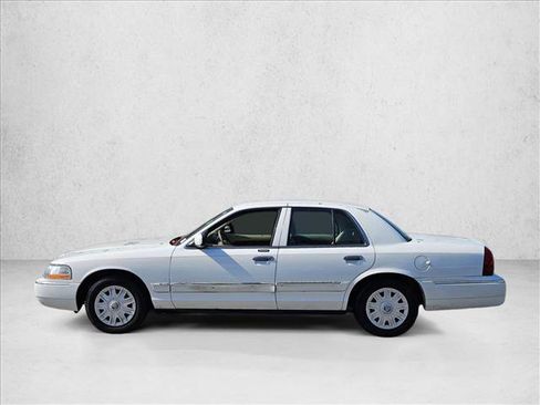 Used 2004 Mercury Grand Marquis GS image 3