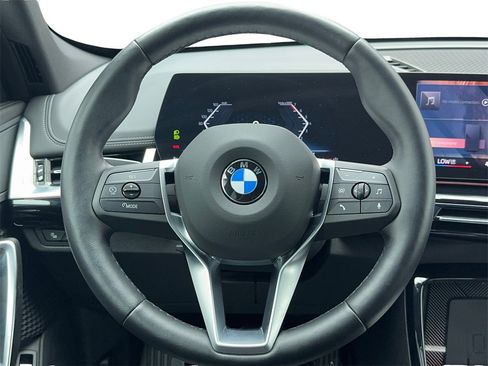 Used 2025 BMW X1 xDrive28i image 18