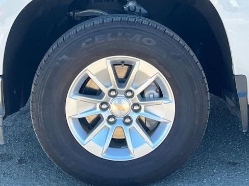 Used 2025 Chevrolet Silverado 1500 LT RWD image 13
