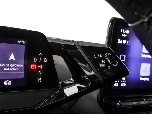 Used 2023 Volkswagen ID.4 2WD image 30