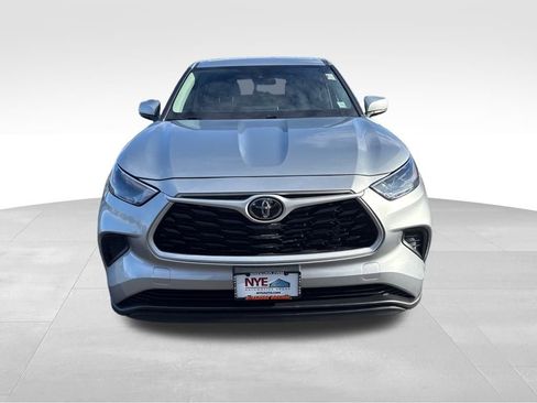 Used 2022 Toyota Highlander L image 8