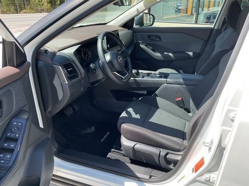 Used 2022 Nissan Rogue S AWD/4WD image 11