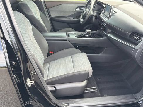 Used 2023 Nissan Rogue SV FWD image 13