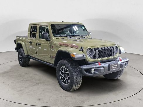 Used 2025 Jeep Gladiator Rubicon AWD/4WD image 7