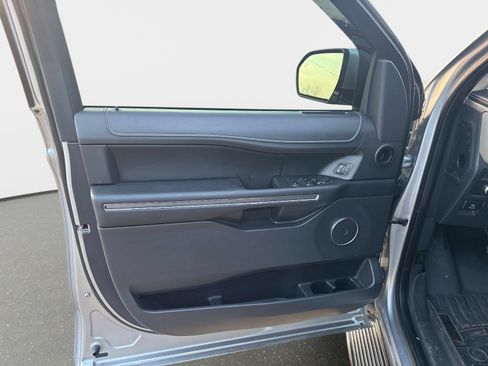 Used 2022 Ford Expedition Max XLT AWD/4WD image 15