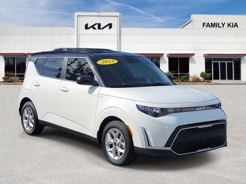 Certified 2023 Kia Soul S image 1