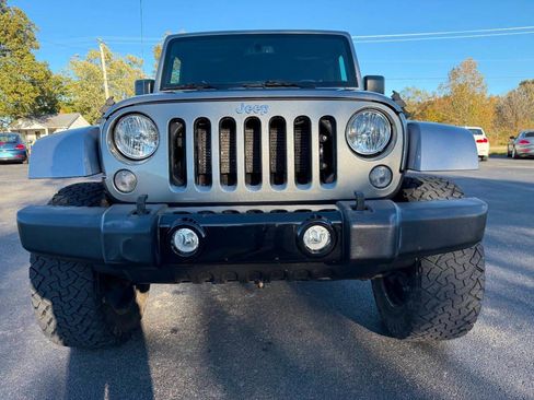 Used 2016 Jeep Wrangler Unlimited Sahara w/ Connectivity Group AWD/4WD image 4