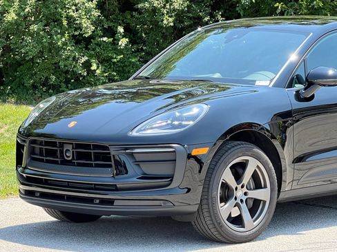 Certified 2026 Porsche Macan AWD/4WD image 11