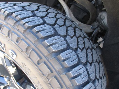 Used 2020 Chevrolet Silverado 1500 LT Trail Boss image 9